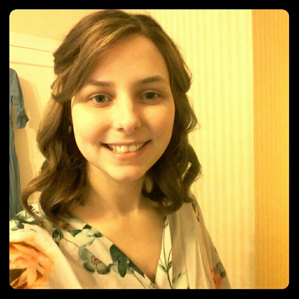 Meet your Posher, Laura